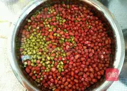 Illustration of how to make double bean paste 1