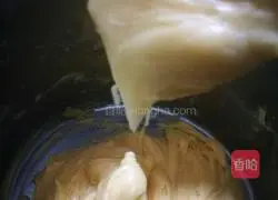 Illustration of how to make pineapple puffs 9