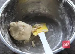  MerryChristmas teaches you Simple and quick Christmas cane and lollipop cookie recipe 6