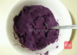 Illustration of how to make purple sweet potato filling 5