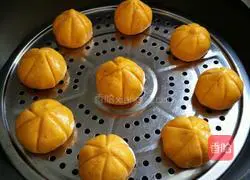 Illustration of how to make pumpkin buns 6