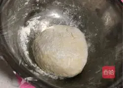 Illustration of how to make homemade egg tart crust 6