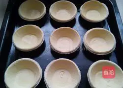 Illustration of how to make egg tarts without whipping cream 2