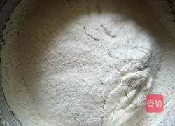 Illustration of how to make button biscuits 5