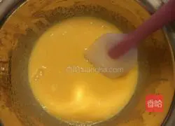 Illustration of how to make six-inch chiffon cake 3