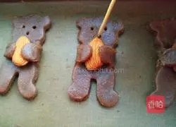 Illustration of how to make Little Bear Cookies 10