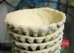 Illustration of making homemade egg tart crust again 10