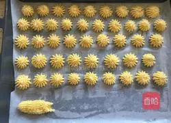 Strawberry Cookies Recipe Illustration 10