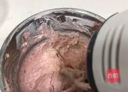 Strawberry Mousse Illustration of how to make Si cake 7