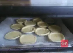 Illustration of Baked Egg Tarts 6