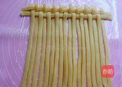 Illustration of how to make braided biscuits with strawberry jam filling 15