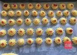 Strawberry Cookies Recipe Illustration 11