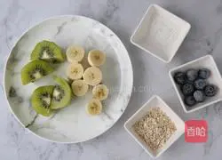 Illustration of how to make kiwi smoothie 2