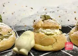 Illustration of how to make matcha cream puffs 26