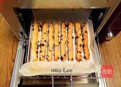 Soufflé raisin Illustration of making stick biscuits 11