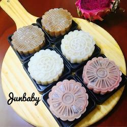Snowskin mooncake