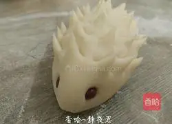 Illustration of how to make steamed buns with bean paste stuffing 17