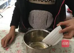 Illustration of how to make small cupcakes 2