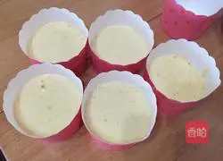 Illustration of how to make raisin cupcakes 12