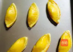 Illustration of how to make durian tart 4