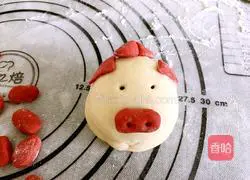 Illustration of how to make piggy bean paste buns 13