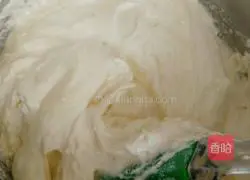 Illustration of how to make egg yolk biscuits 6