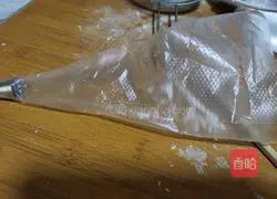 Illustration of how to make strawberry cream puffs 9