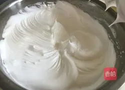 Illustration of how to make eight-inch chiffon cake 6