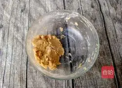 Illustration of how to make raisin oatmeal cookies 10