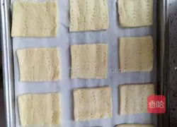Illustration of how to make low-fat and sugar-free milk and salt soda crackers (about 30 pieces) 17