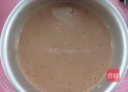 Illustration of how to make cocoa-flavored chiffon cake 12