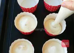 Illustration of how to make meat floss cake 12