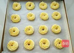 Royal Cookie Recipe Illustration 10