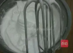 Illustration of how to make hollow latte art chiffon cake 11