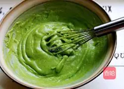 Illustration of how to make delicious green juice waffles 8