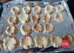 Illustration of how to make small cookies 5