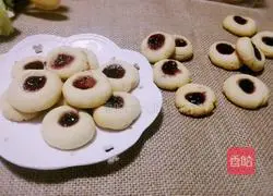 Illustration of how to make blueberry jam biscuits 7