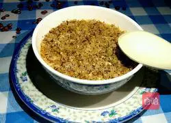 Illustration of how to make walnut stewed eggs 10