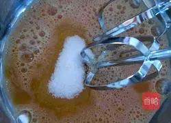 Illustration of how to make egg yolk biscuits 4