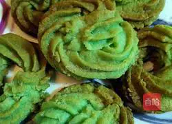 Illustration of how to make emerald green crispy cookies 10