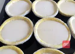 Illustration of how to make oil-free egg tarts 9