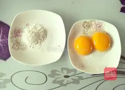 Illustration of how to make egg yolk biscuits (complementary food for 9-month-old babies) 2