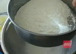 Illustration of how to make crispy and fragrant biscuits 4