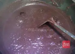 Illustration of making homemade red bean paste stuffing 5