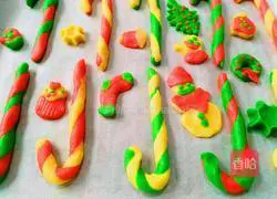  Illustration of how to make colorful cane biscuits 18