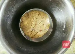 Illustration of how to make walnut cake 7