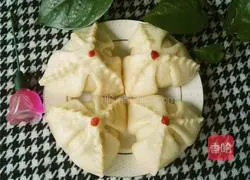 Illustration of how to make fancy bean paste buns 15