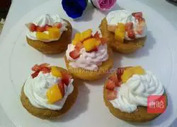 Strawberry Mango Cream Cake Recipe Illustration 9