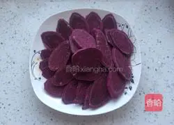 Illustration of how to open purple sweet potato 3