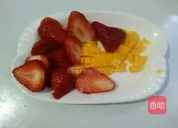 Strawberry Mango Cream Cake Recipe Illustration 3